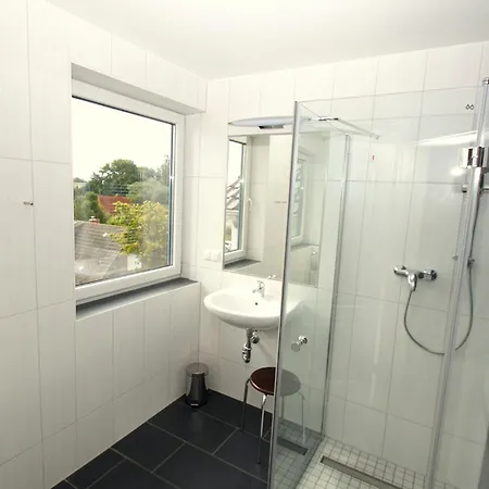 Ferienwohnung Wiek Im Hafenkieker Wiek auf Rügen Exterior foto